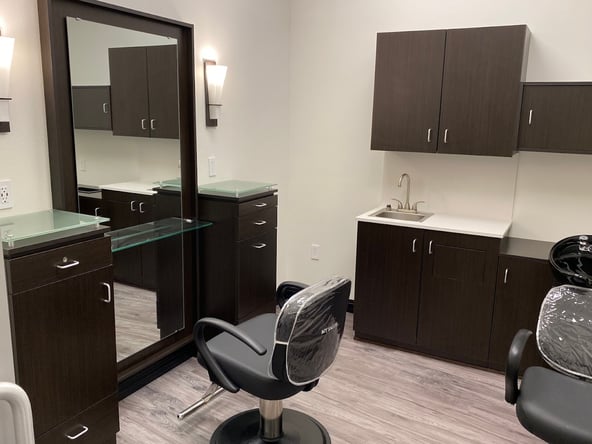 MY SALON Suite in Pkwy Hillsboro, OR – Salon Suite for Rent