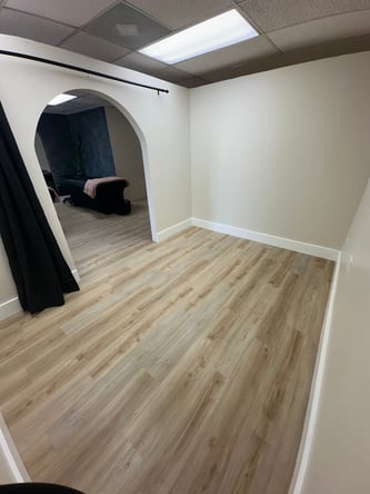 Luxury Salon Suites & Bed Rentals