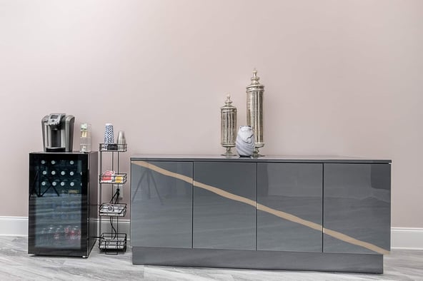 Lyst Salon – Suites Available Now