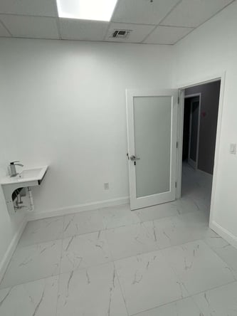 NEW Salon Suites in New City, NY