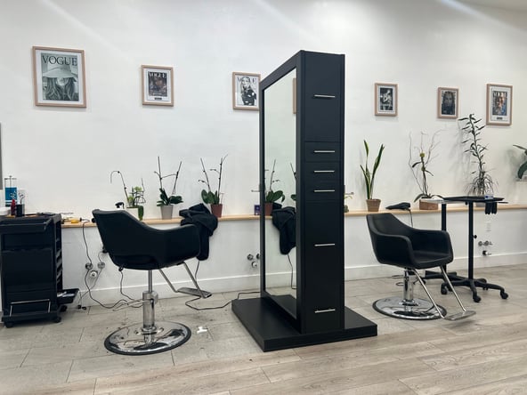 Private treatment room in salon – Encino