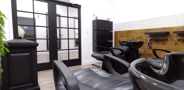 Salon Chair Rental Available at Viadora