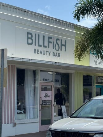 Beautiful salon downtown Stuart looking for 3 stylists.