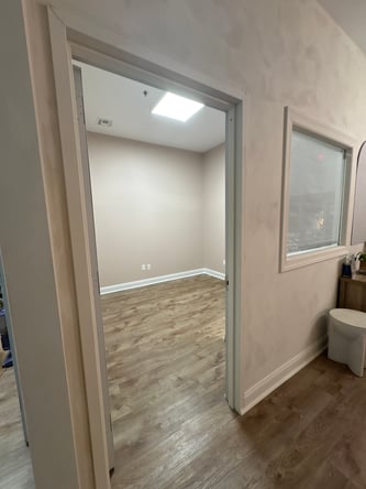 TWO BEAUTY STUDIO ROOMS AVAILABLE