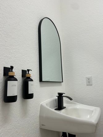 Salon and Spa Suites for lease