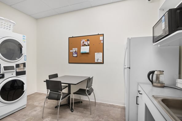 Sola Salons – Benton, Santa Clara