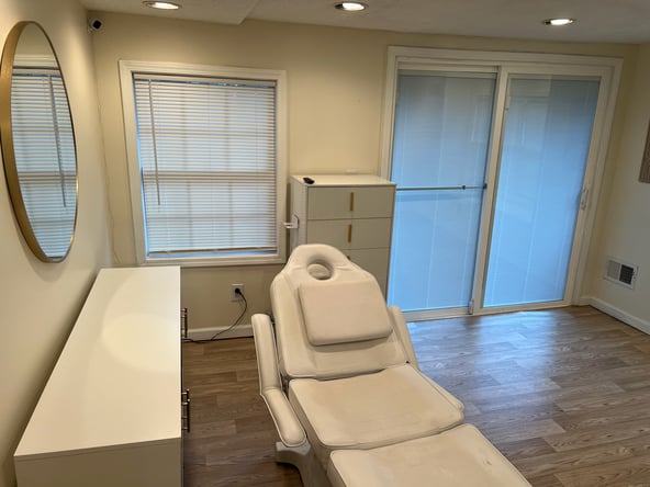 Private Salon Suites + Daily & Weekly Booth Rentals | Marietta, GA