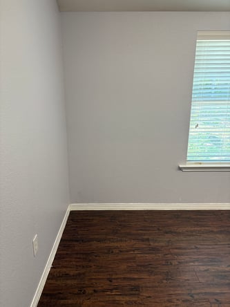 ✨ Salon Suite Available in Cedar Hill ✨ 📍$250/week – Front Window Suite | 1 Week FREE Every 6 Month