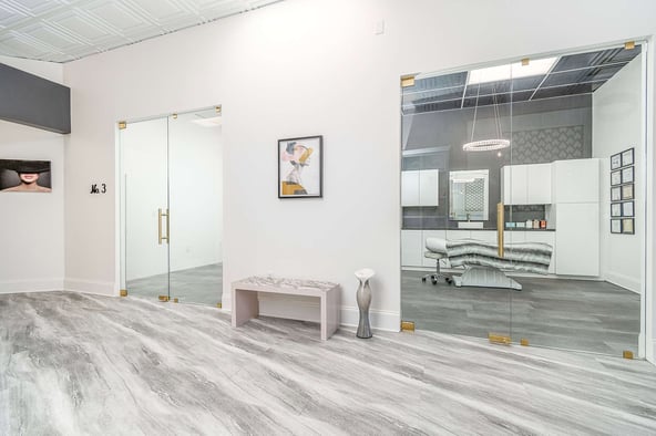 Lyst Salon – Suites Available Now