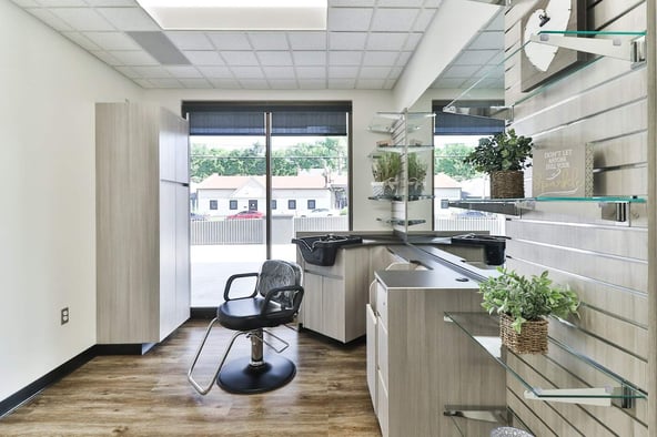 Sola Salon Studios in St. Louis, MO – Salon Suite for Rent