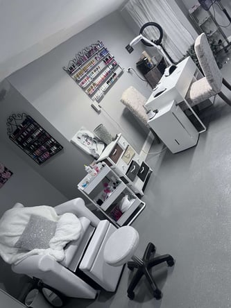 Shared salon Suit