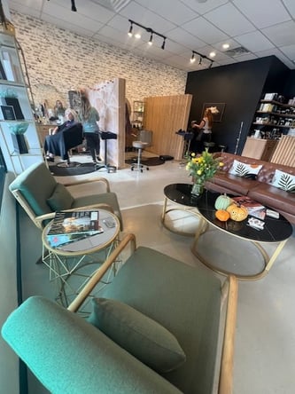 Beautiful Salon has one open booth!