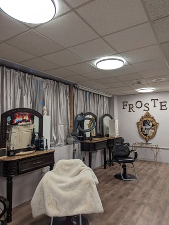 Beauty Salon Room and booth for rent