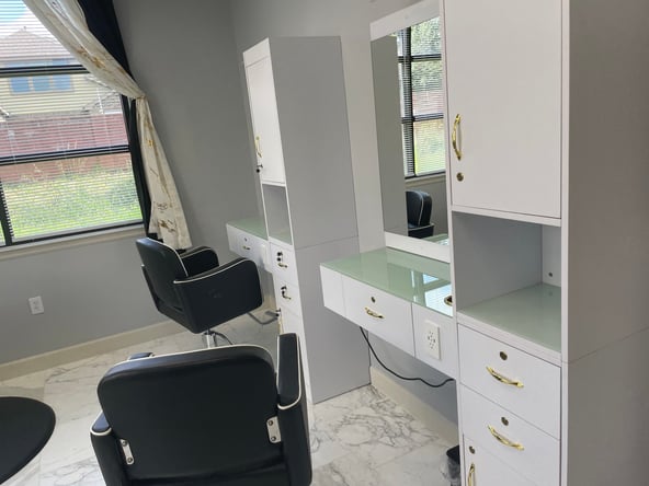 Now Renting: Salon Booths for Licensed Beauty Pros – 8 Spots Available