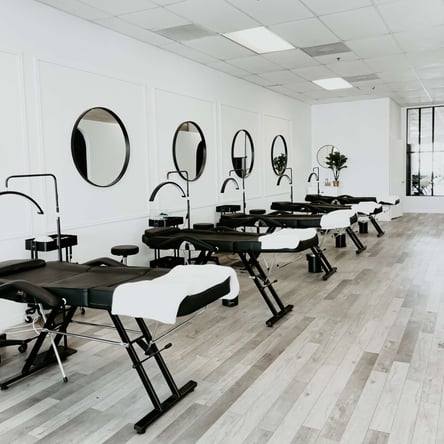 JACKSONVILLE PROFESSIONAL & MODERN LASH STATION RENTAL !