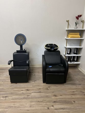 Booths rental in a luxurious braiding salon