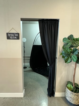 Hairstylist booth & esthetician room rent Specials!