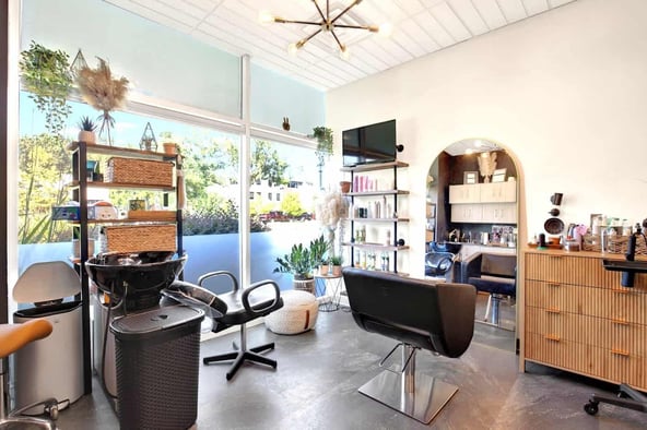 Sola Salon Studios in Pooler, GA – Salon Suite for Rent