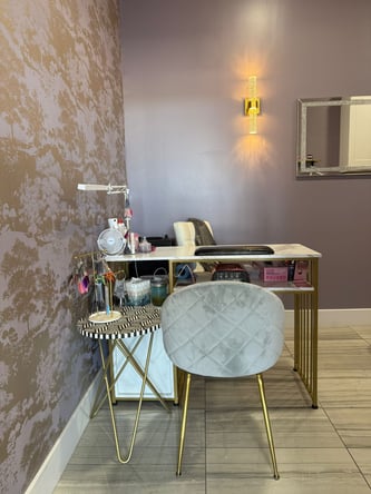 Professional Luxury Salon Stations & Private Rooms for Rent in Corona ca
