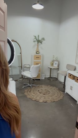 Luxury Salon Chair Rental in Orange | Flexible Memberships + Full Access