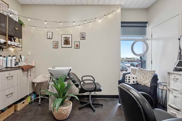 Sola Salon Studios in Levittown, PA – Salon Suite for Rent