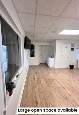 Salon Chair for Rent at Golden Cuts Color – San Rafael, CA