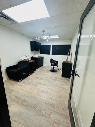 The Retreat Salon + Spa Suites Tinseltown Location