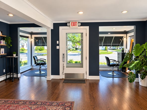 Independent Chair rentals at Spazzo Salon $250-300/week
