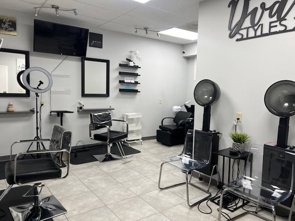 Salon Suites & Chairs- Daily & Monthly Rentals