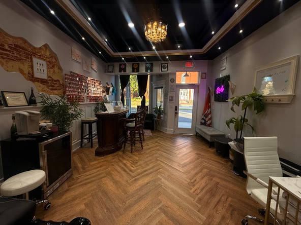 Lady’s Nail Salon, chair/desk
