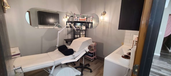 Salon suites for rent
