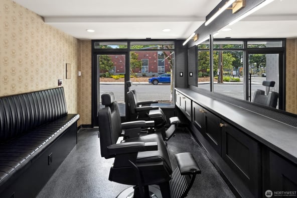 Prime Turnkey Barber Chair Rental in Seattle’s Central District (24th & Cherry) – 3 Chairs