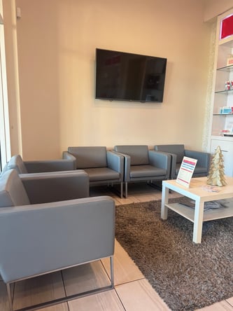 Rent a Room in a Busy Salon in Del Mar, CA 92130!