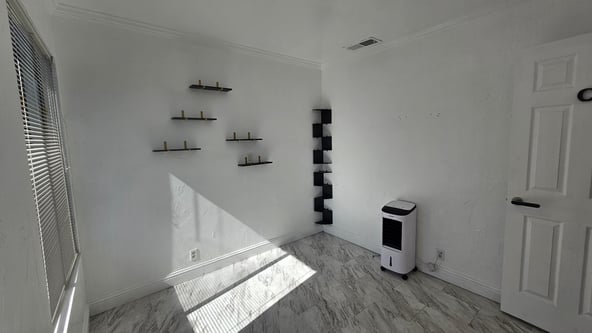 PRIVATE SALON SPACE FOR LEASE – FREE 1 month rent in MORGAN HILL, CA