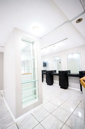 Barber/Salon Chair Rental in Federal Hill, Providence