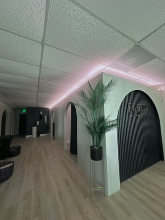 Luxury Salon Suites & Bed Rentals