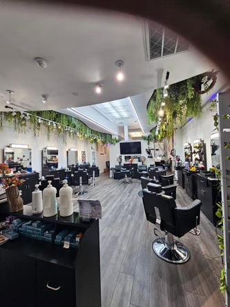 Newly-Built Salon Booth Rental