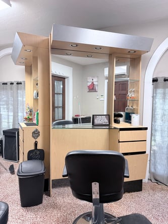 Hair Stations for Rent – Retreat Day Spa, Homestead FL