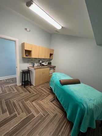 Upscale Salon and Suites available for Rent