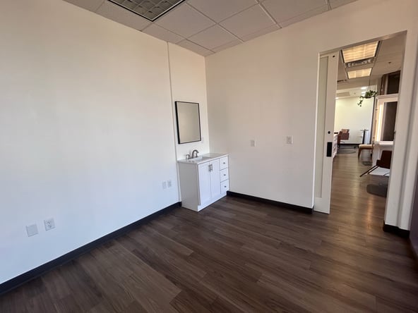 Private Beauty Suites & Salon Chairs with Natural Light in Glendale, AZ