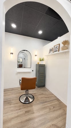 Rare Full-Time Chair Rental – Sherman Oaks, South of the Blvd