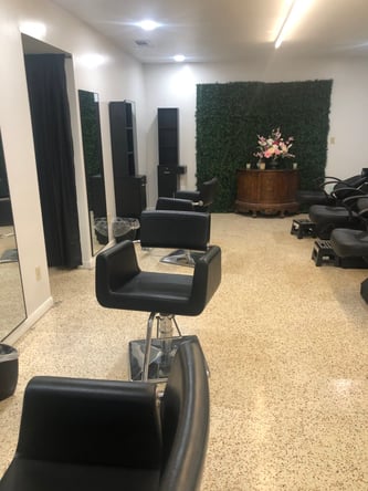 PRIVATE SALON BOOTH FOR RENT – ONLY $165/WEEK!