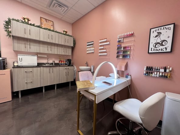 Sola Salon Studios in Liverpool, NY – Salon Suite for Rent