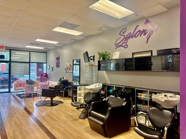 Seeking beautician for chair rental