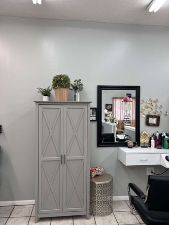 Salon Stations and Private Room for rent