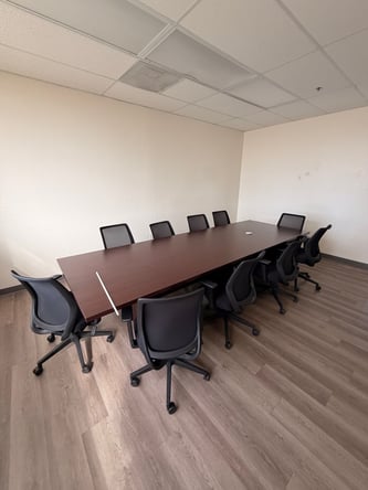 Mesa Window-Lit Suite with 24/7 Access & New Flooring!