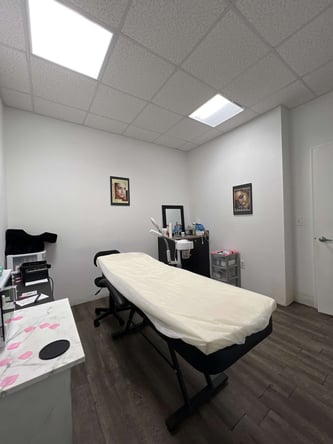 Fort Lauderdale,FL Salon Room Rental health, beauty, wellness
