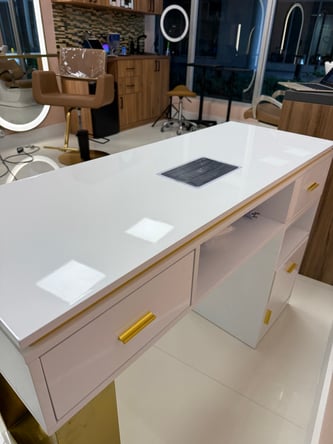 Nail Station in High-end Suite
