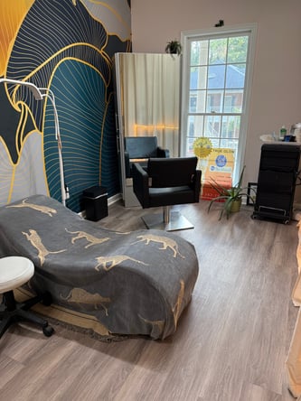 Salon Chair for Rent at Golden Cuts Color – San Rafael, CA