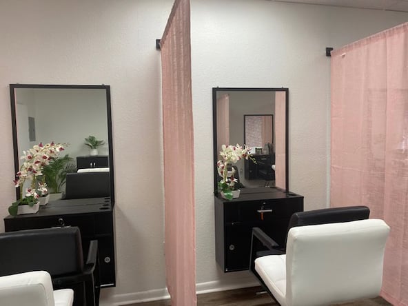 Salon Booth Rental $125 weekly/First Week Free.. City of Margate 954-585-8856